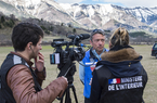 Equipe technique DICOM durant une interview lors du crash aérien de la Germanwings © MI/SG/DICOM/F. Pellier
